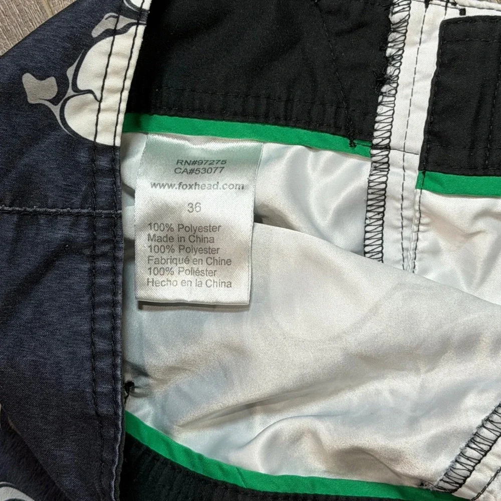 VTG Y2K Fox Racing Mens Board Shorts Size 36 Black White Graphic Swim Surf Cargo